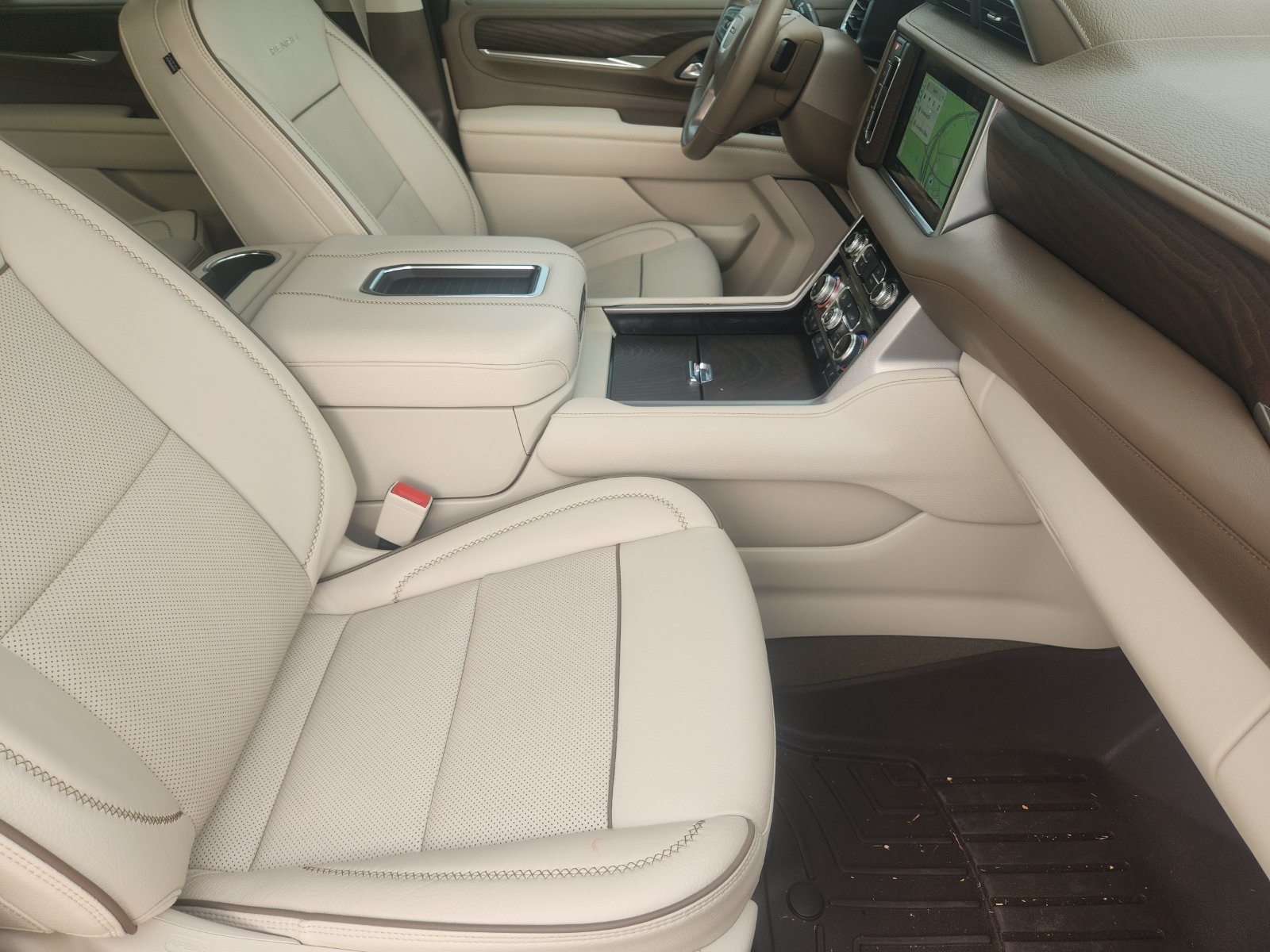 Used 2022 GMC Yukon Denali RWD image 17