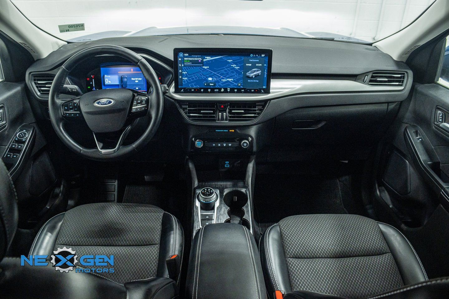 Used 2023 Ford Escape SE image 26