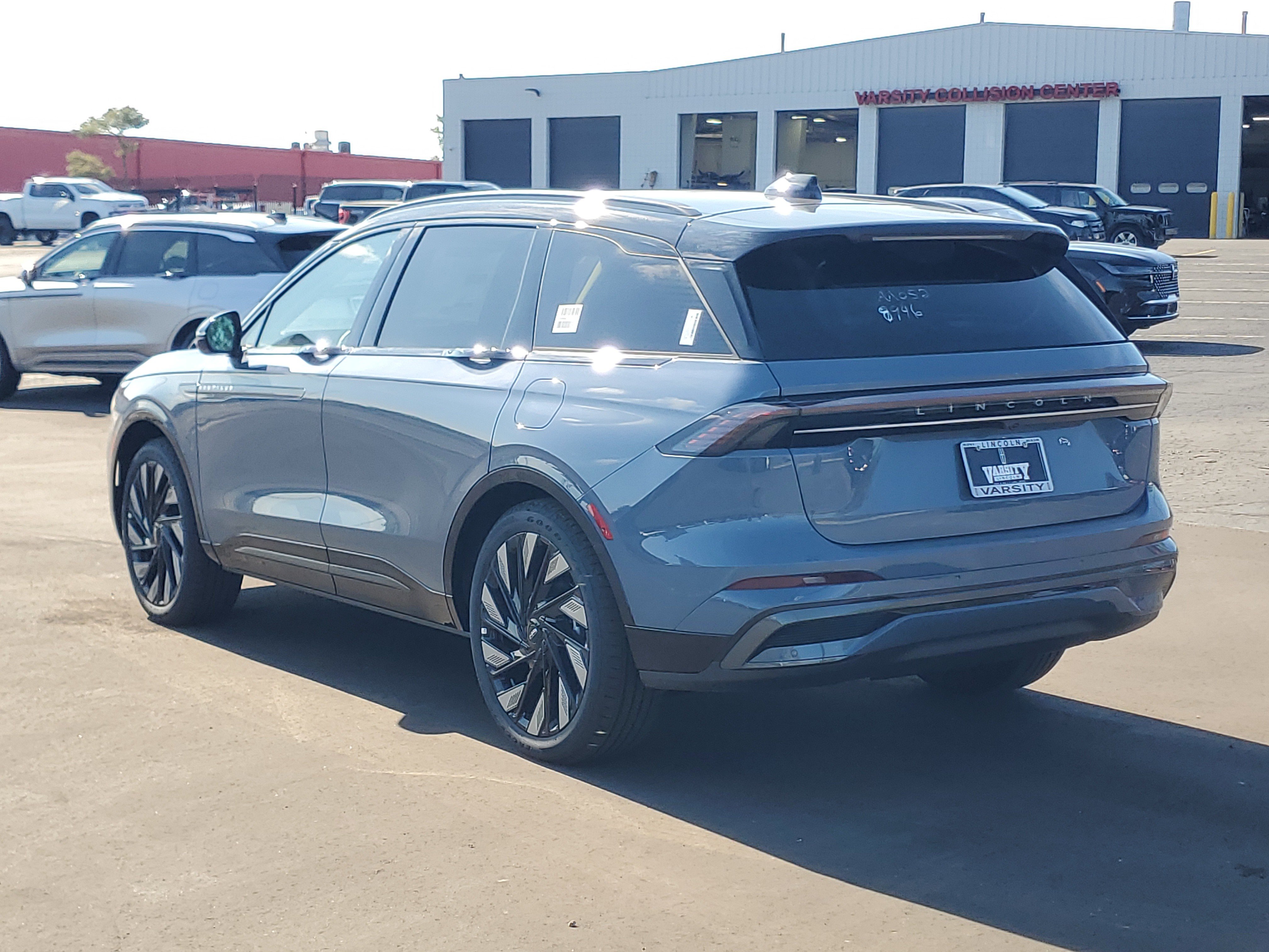 New 2026 Lincoln Nautilus Reserve w/ Jet Appearance Package AWD/4WD image 3