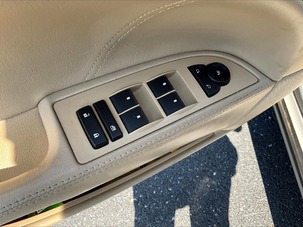 Used 2008 Buick Lucerne CXL w/ Driver Confidence Package FWD image 18