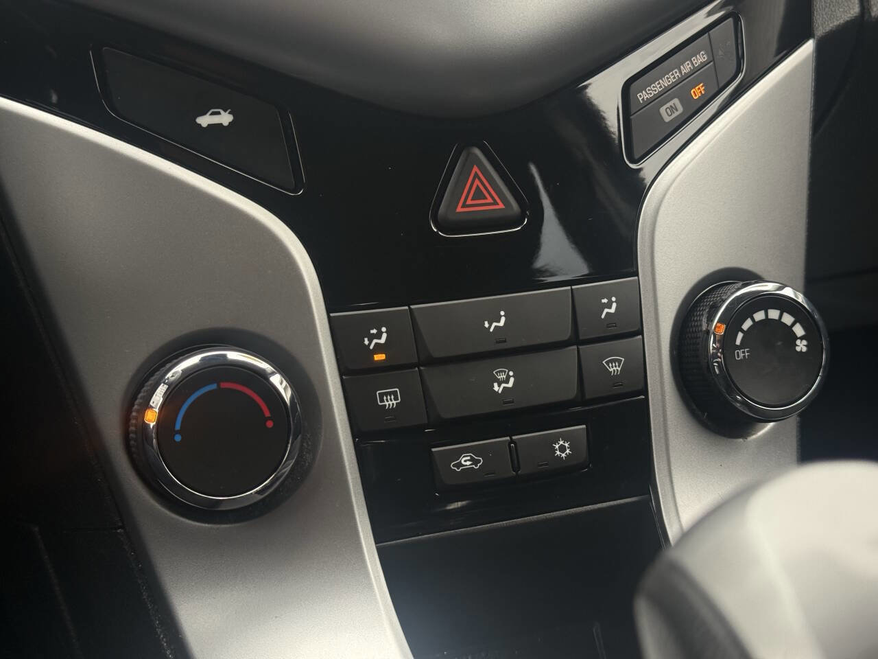 Used 2015 Chevrolet Cruze LT image 22