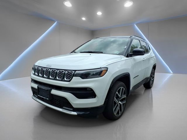 Used 2025 Jeep Compass Limited w/ Elite Group AWD/4WD image 5