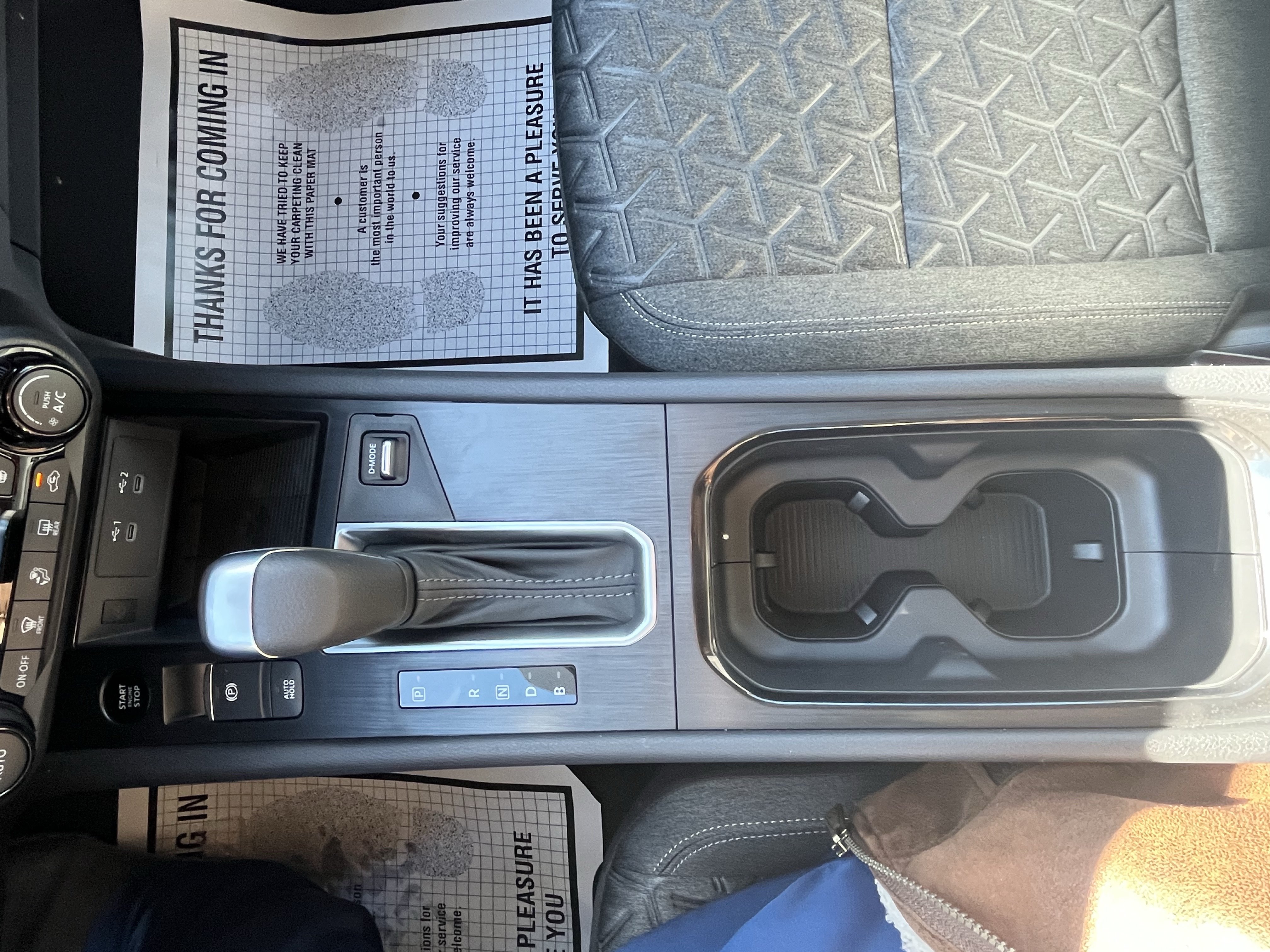 New 2027 Nissan Kicks SV AWD/4WD image 21