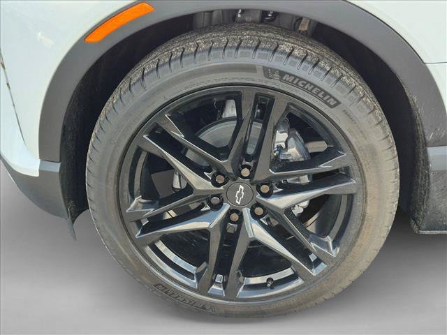 New 2026 Chevrolet Blazer EV LT w/ LPO, Blackout Package FWD image 9