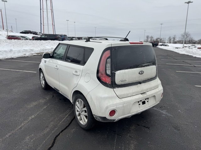 Used 2017 Kia Soul + image 5