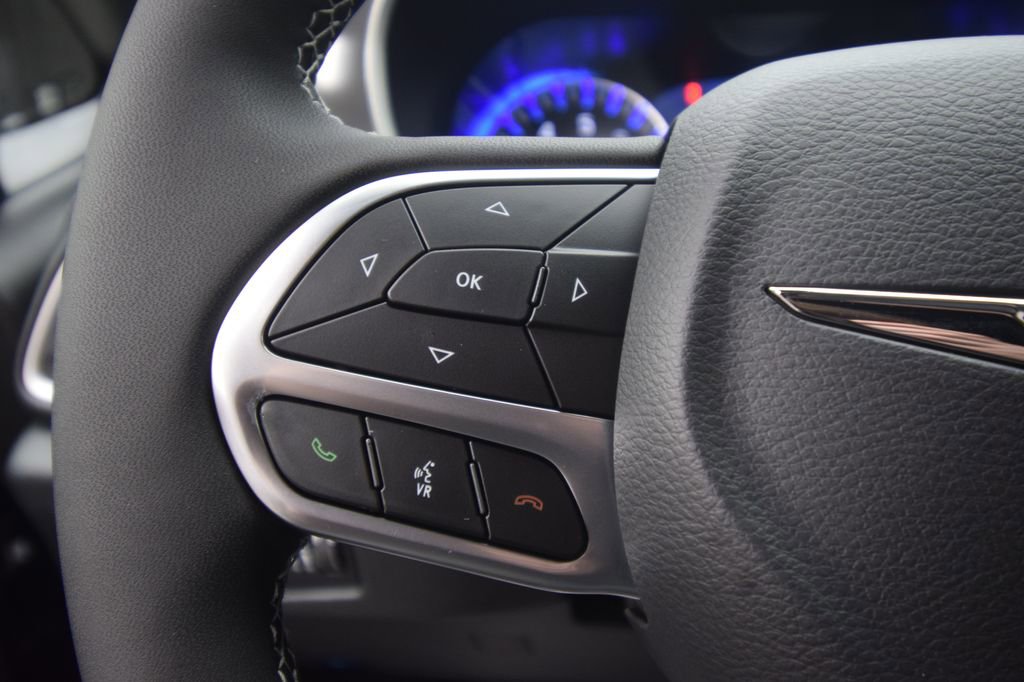 New 2025 Chrysler Pacifica Select image 22