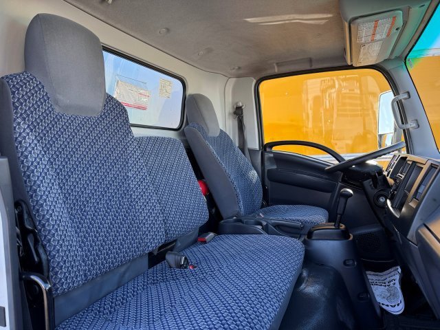 Used 2023 Isuzu NPR image 20