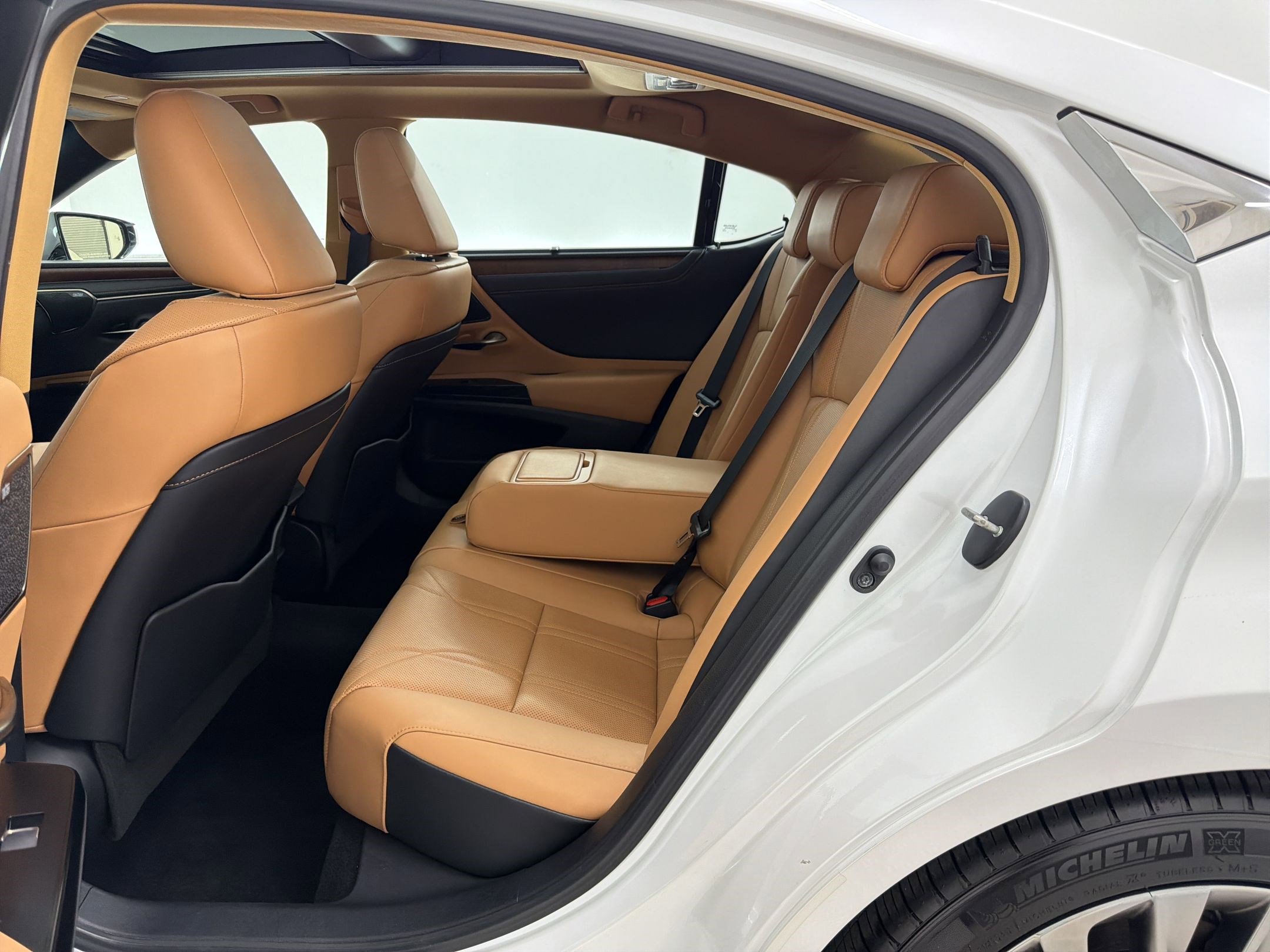 Used 2023 Lexus ES 350 Ultra Luxury image 14