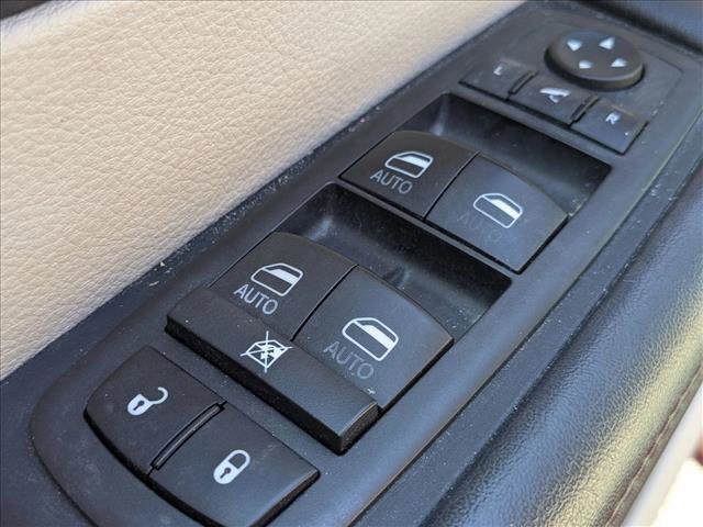 Used 2018 Chrysler Pacifica Limited w/ Advanced Safetytec Group FWD image 9