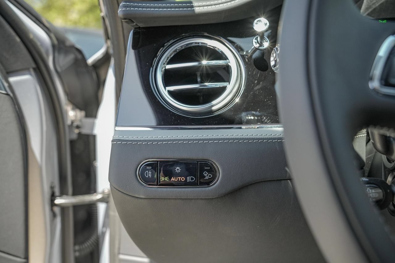 Certified 2025 Bentley Flying Spur Plug-In Hybrid AWD/4WD image 33