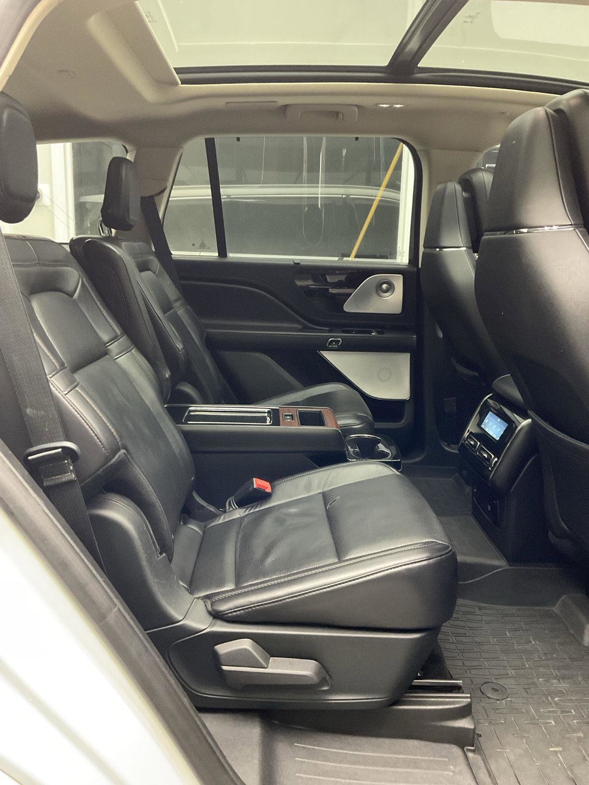 Used 2021 Lincoln Aviator Reserve w/ Equipment Group 208A AWD/4WD image 18
