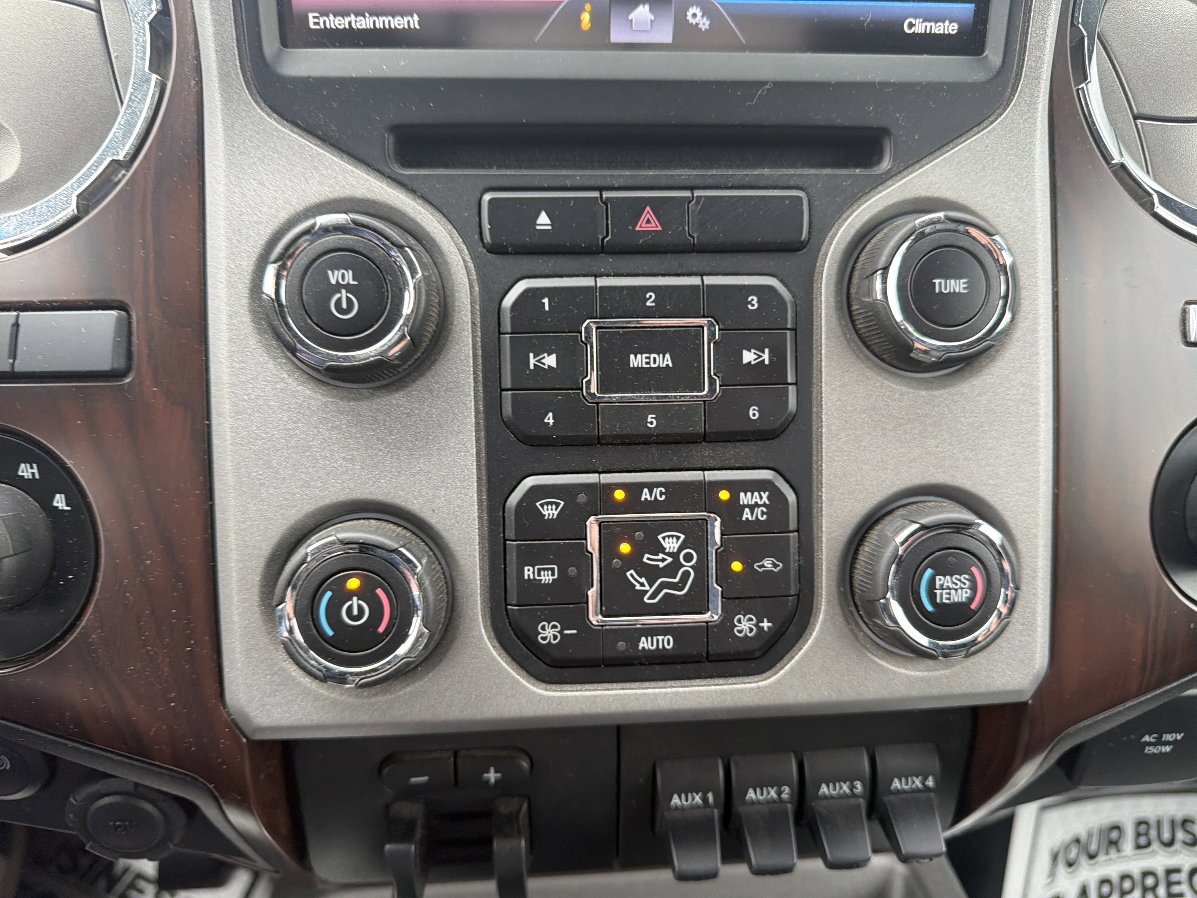 Used 2016 Ford F450 Lariat w/ Lariat Ultimate Package AWD/4WD image 29