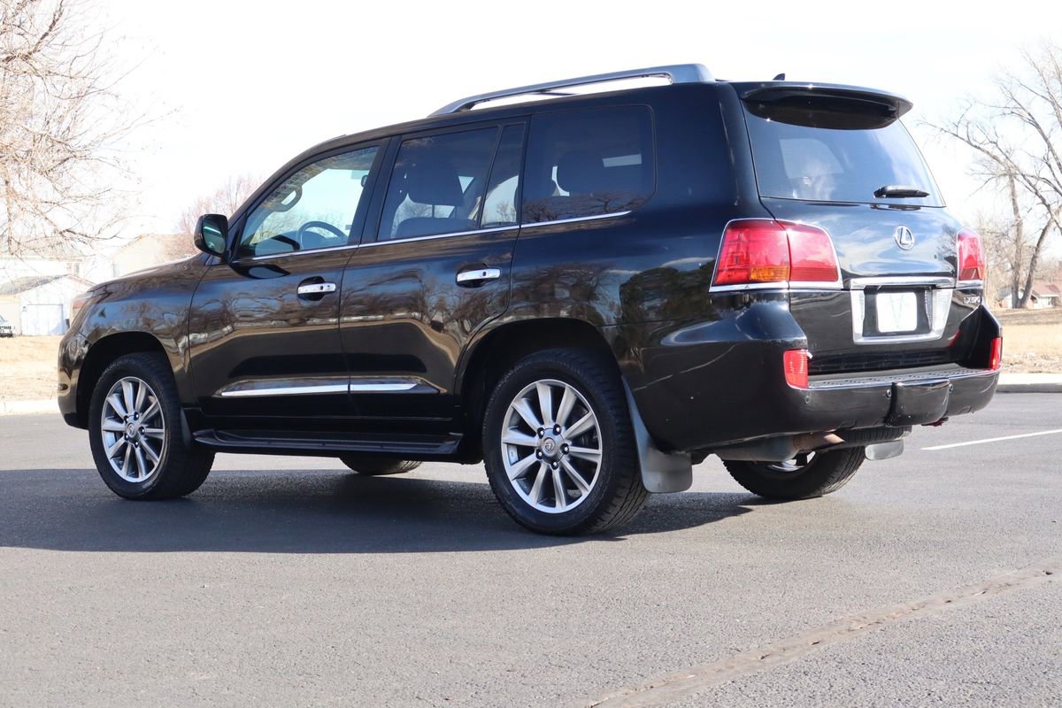 Used 2011 Lexus LX 570 4WD w/ Luxury Pkg image 7