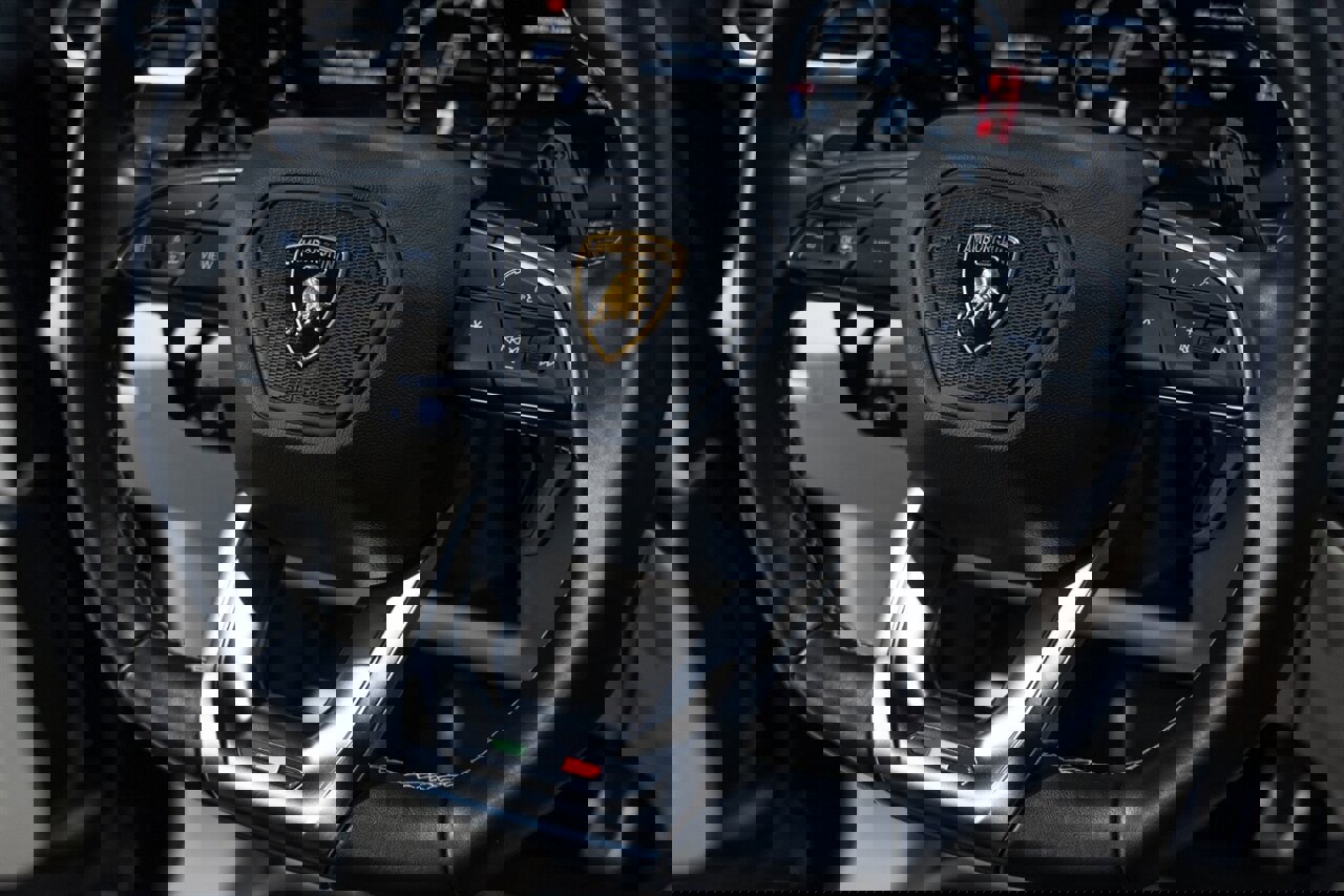 Used 2022 Lamborghini Urus image 53