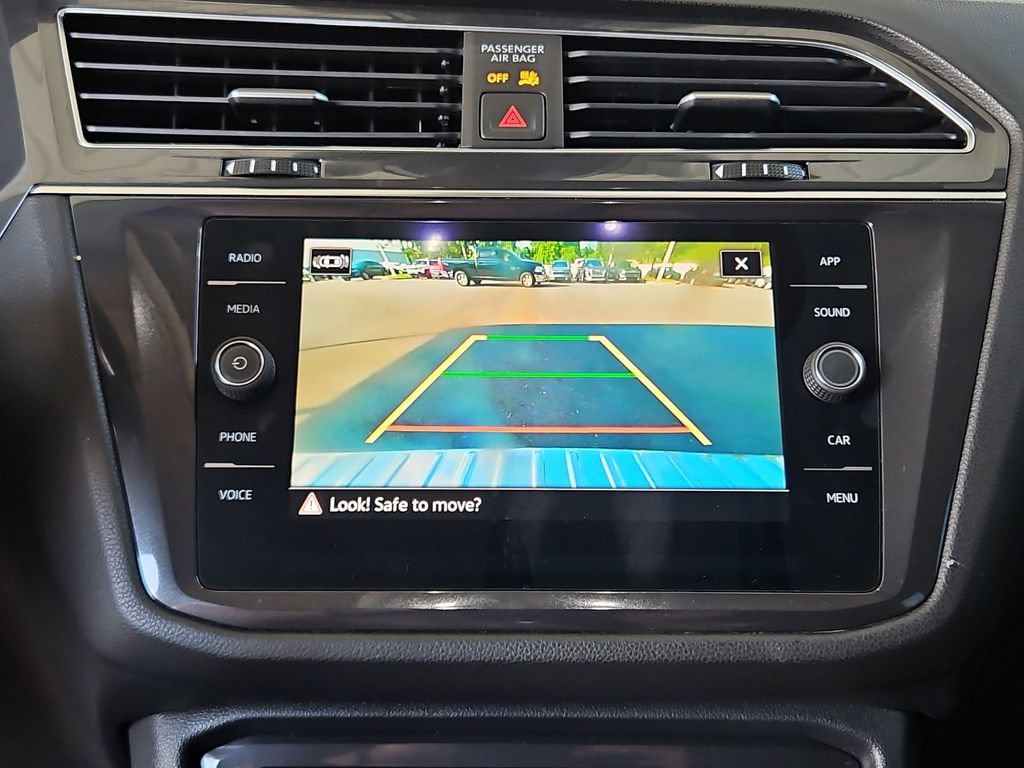 Used 2022 Volkswagen Tiguan SE FWD image 17