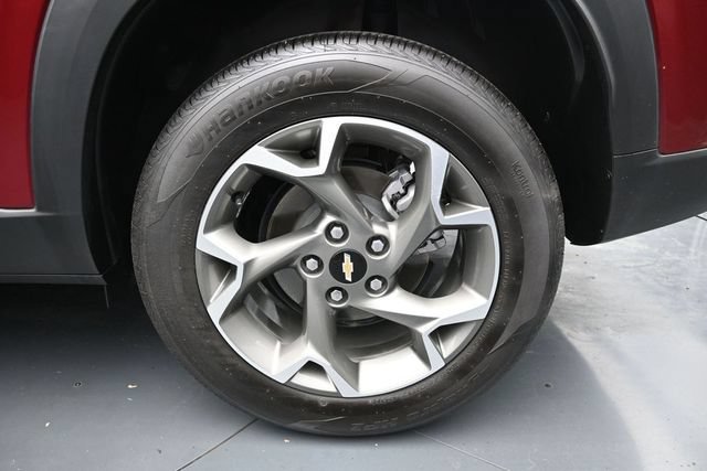 Used 2025 Chevrolet Trax LT FWD image 10