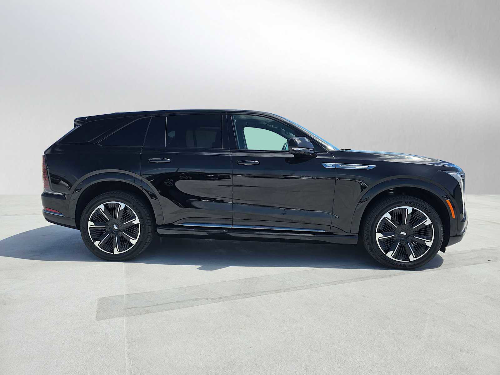 Used 2025 Cadillac Escalade IQ Sport 2 AWD/4WD image 2