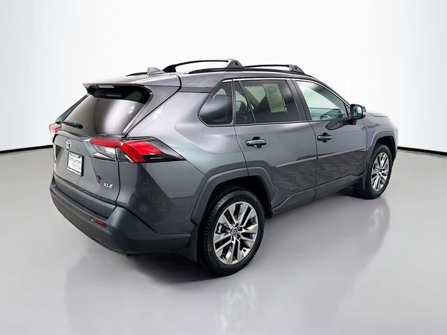 Used 2023 Toyota RAV4 XLE Premium image 7