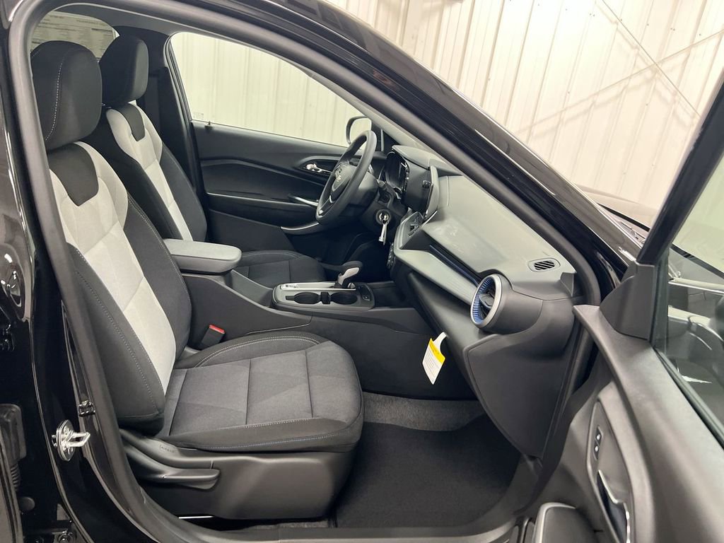 New 2026 Chevrolet Trax LS FWD image 21