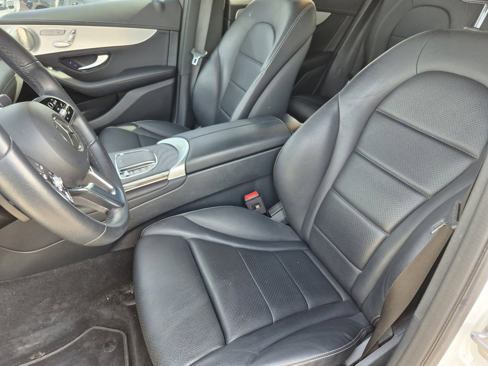 Used 2023 Mercedes-Benz GLC 300 4MATIC Coupe image 16