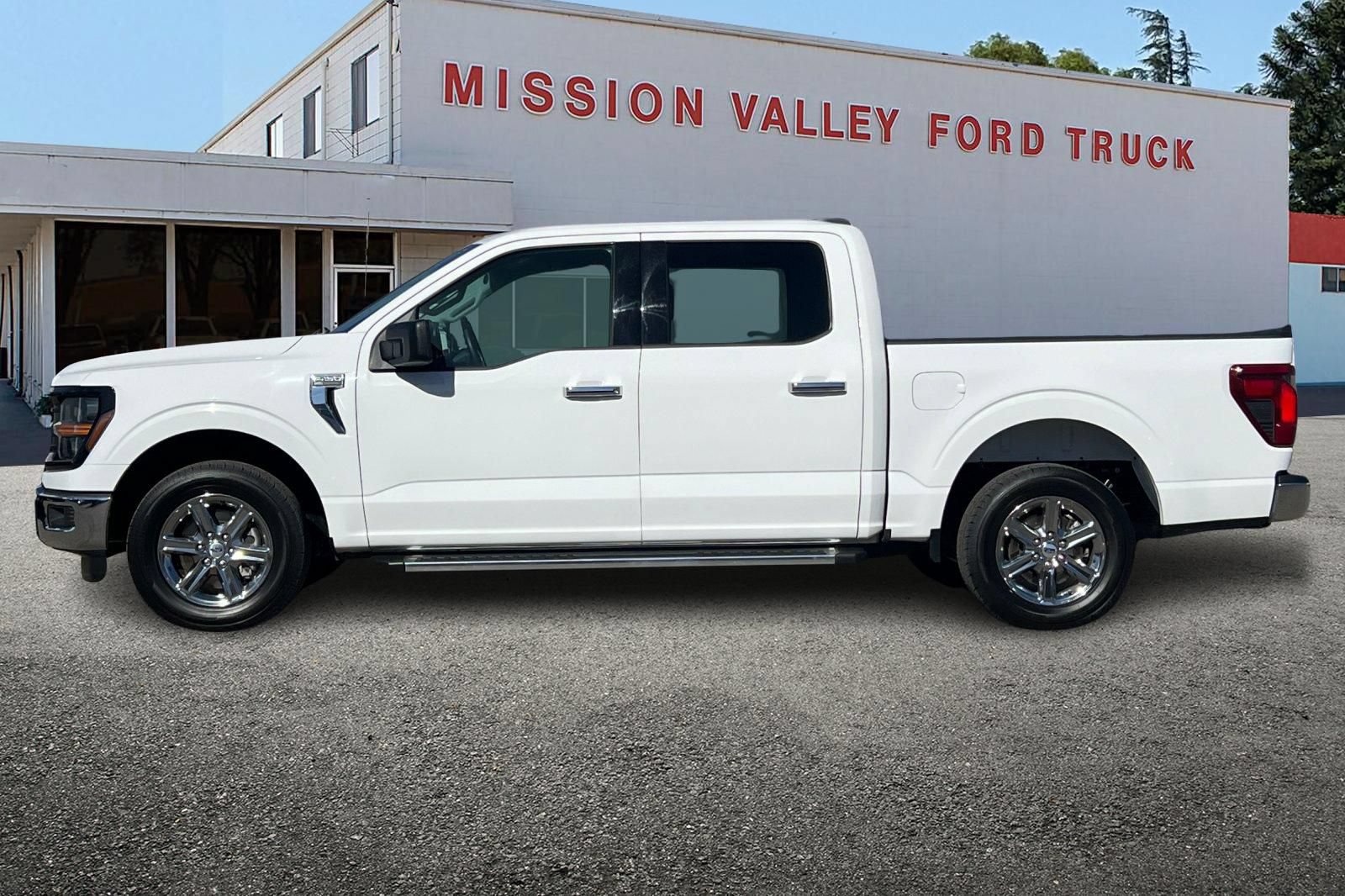 Used 2025 Ford F150 XLT w/ Equipment Group 301A Standard RWD image 7