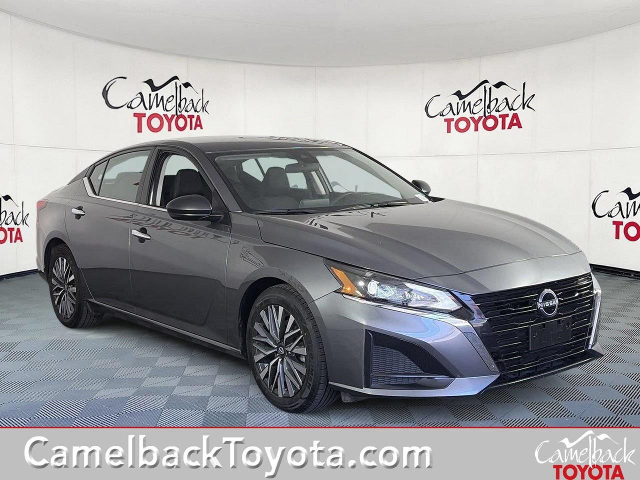 Used 2025 Nissan Altima 2.5 SV FWD image 1