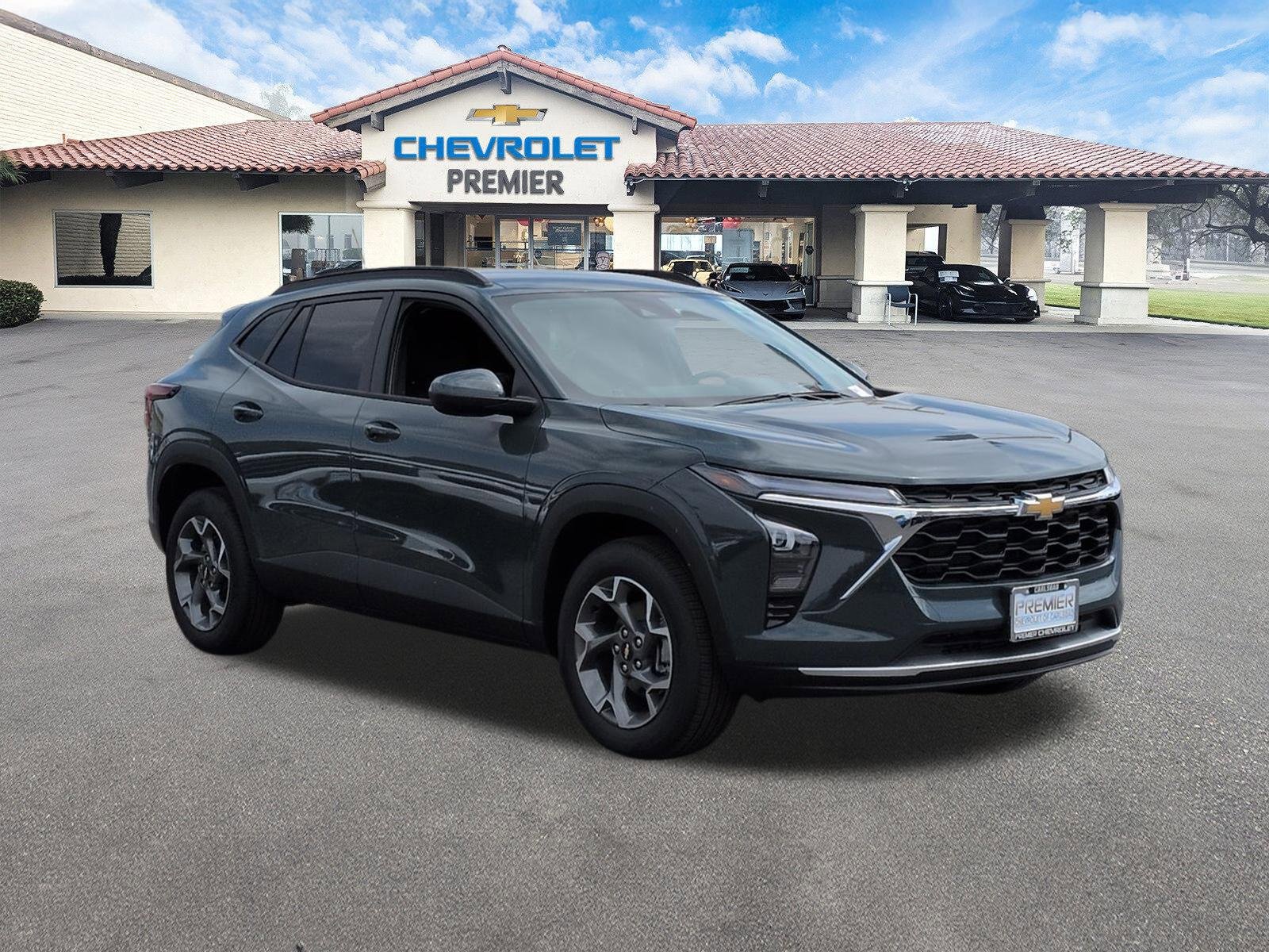New 2026 Chevrolet Trax LT w/ Driver Confidence Package FWD image 2