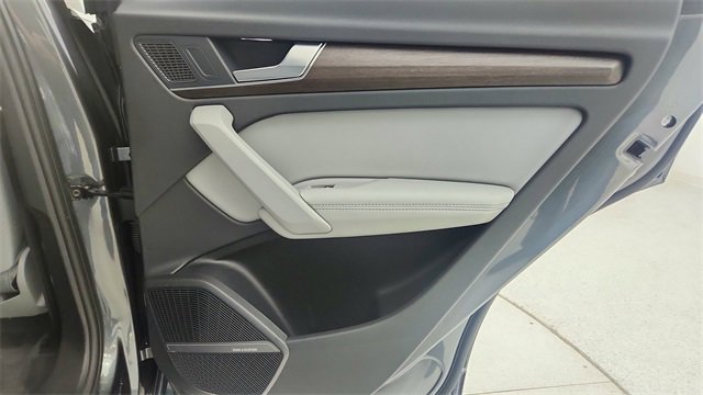 Used 2024 Audi Q5 2.0T Premium Plus w/ Premium Plus Package image 28