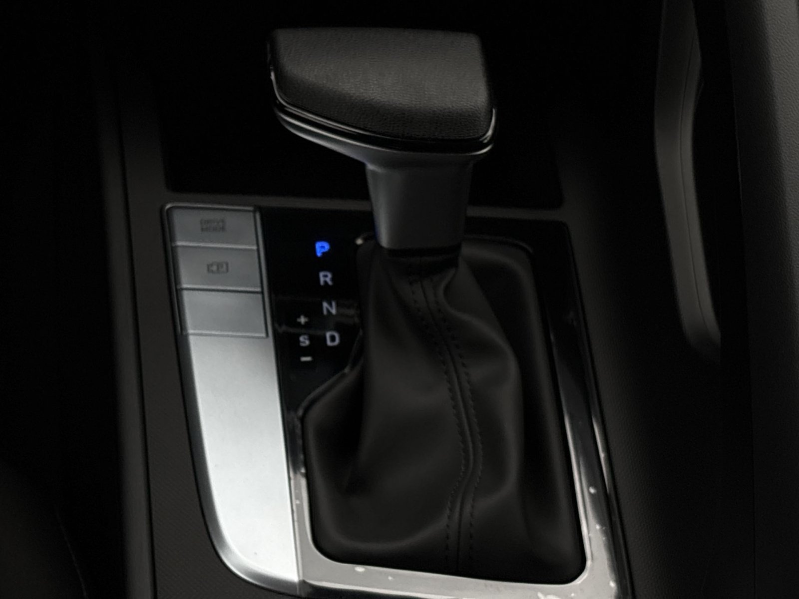 New 2026 Hyundai Elantra SE FWD image 22
