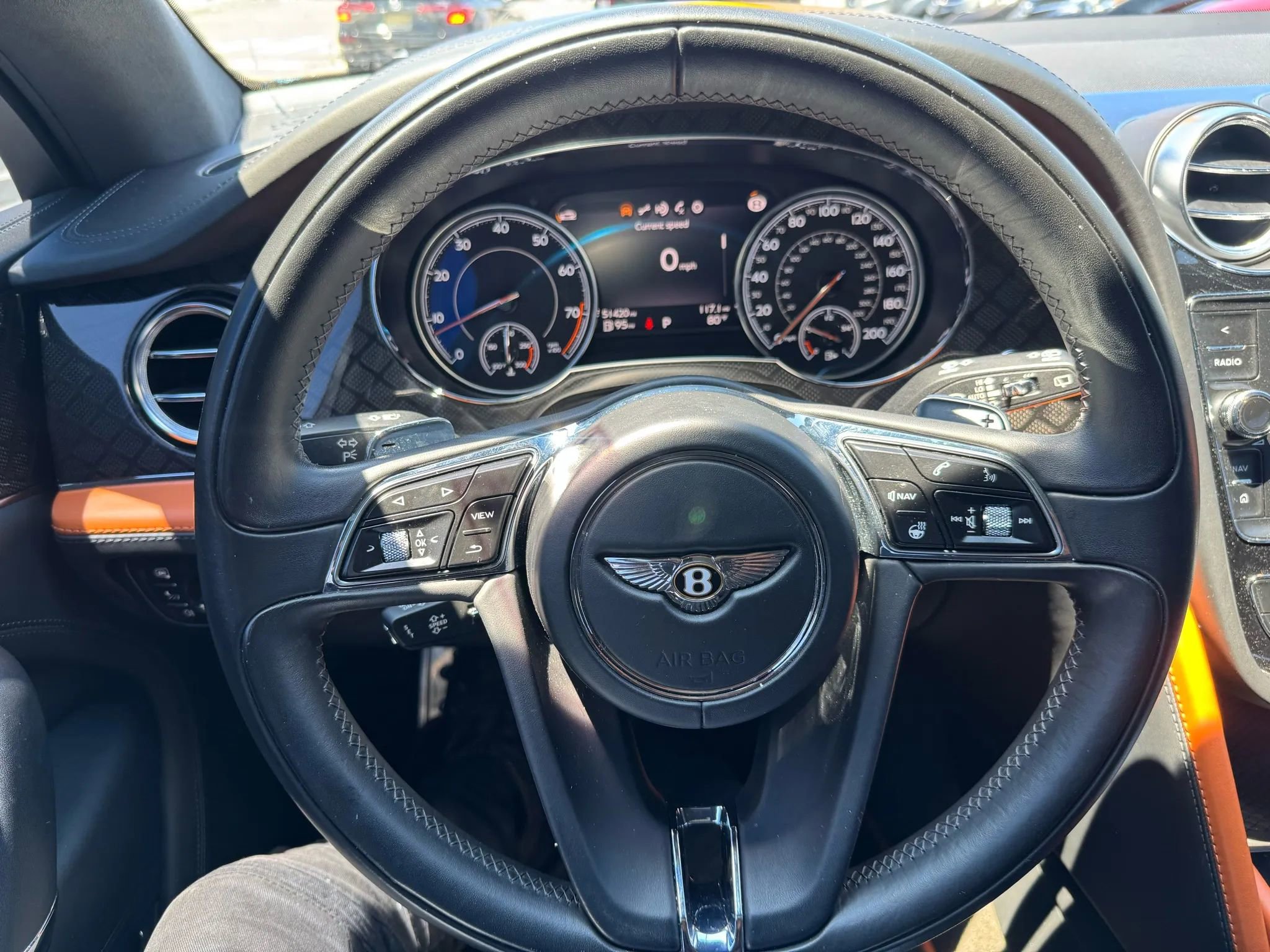 Used 2020 Bentley Bentayga Design Series image 28