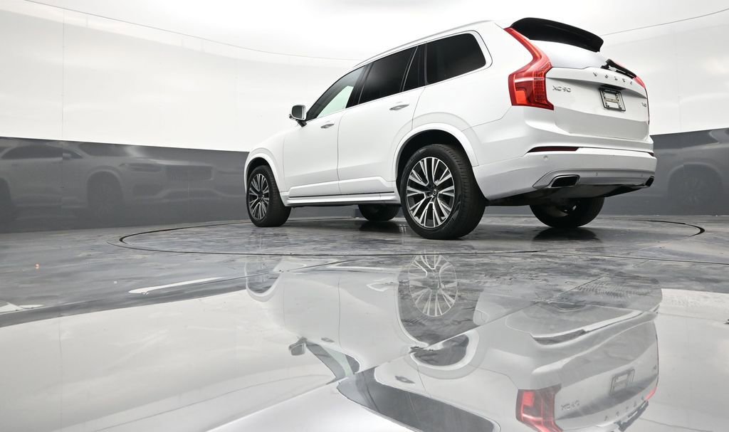 Used 2020 Volvo XC90 T6 Momentum w/ Protection Package Premier image 23