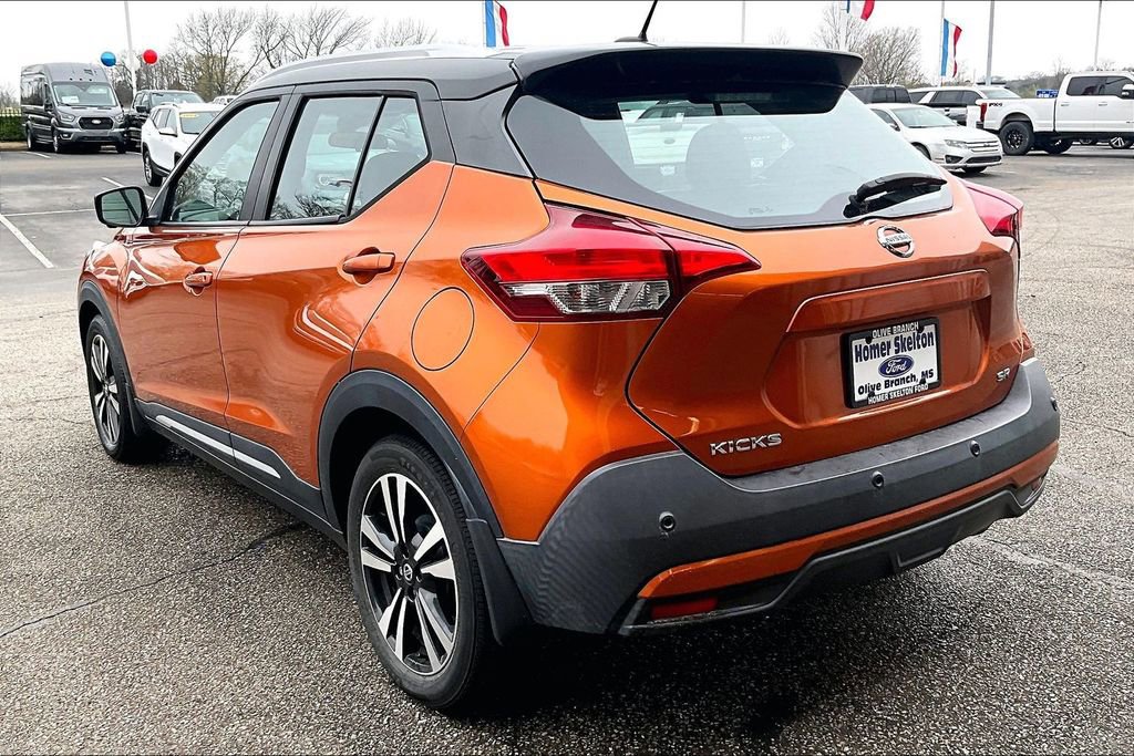 Used 2020 Nissan Kicks SR image 3