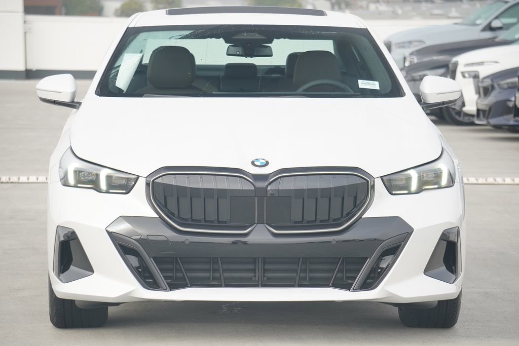 New 2026 BMW 530i xDrive w/ M Sport Package image 2