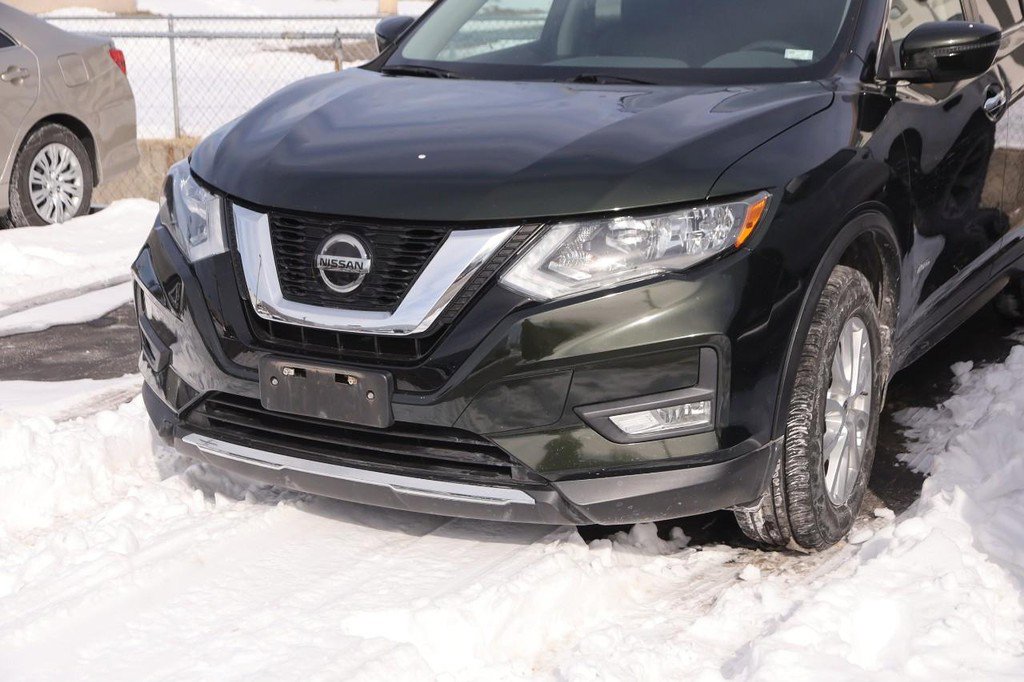 Used 2018 Nissan Rogue SV image 5