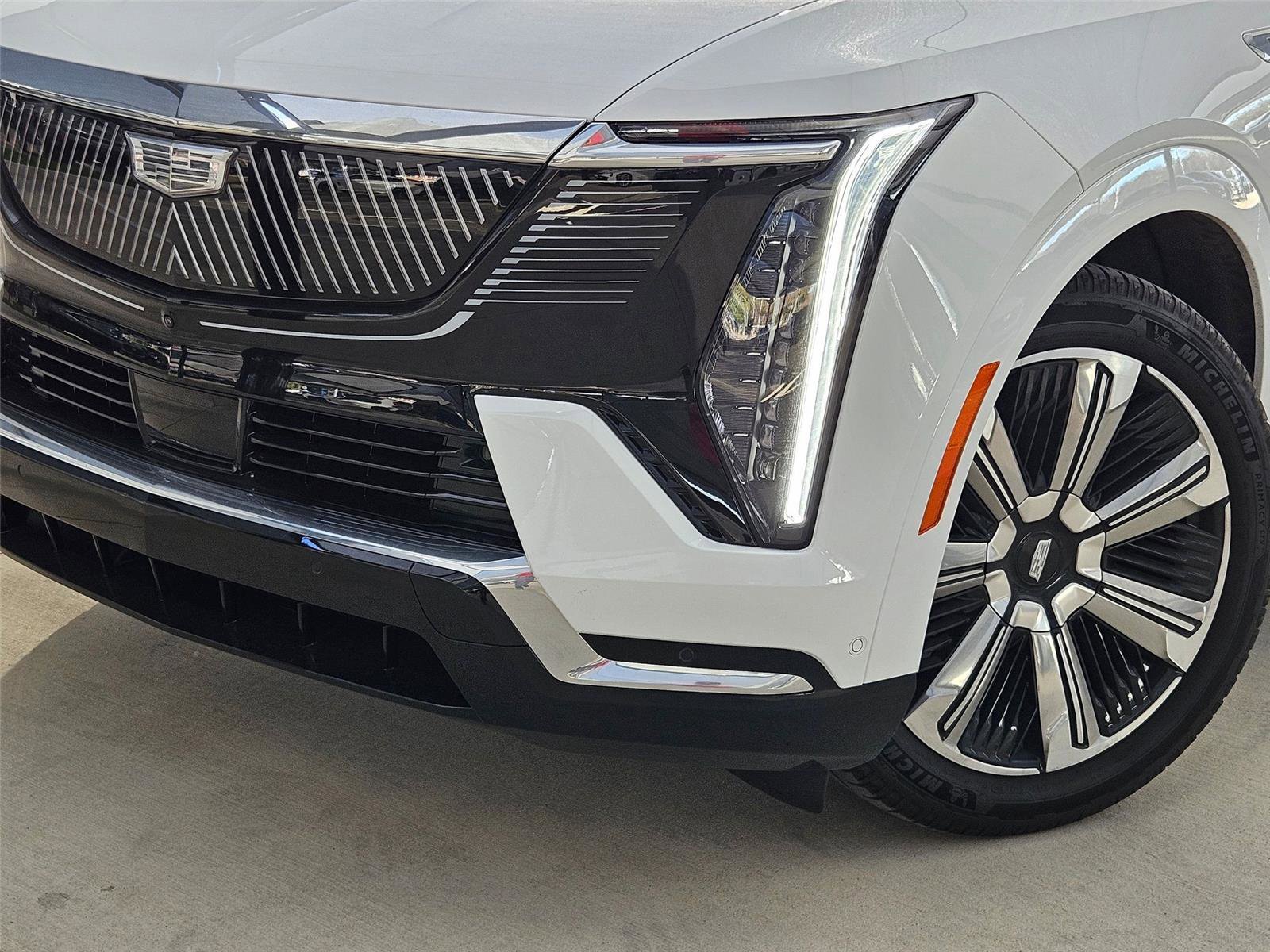 New 2025 Cadillac Escalade IQ Luxury 2 AWD/4WD image 6