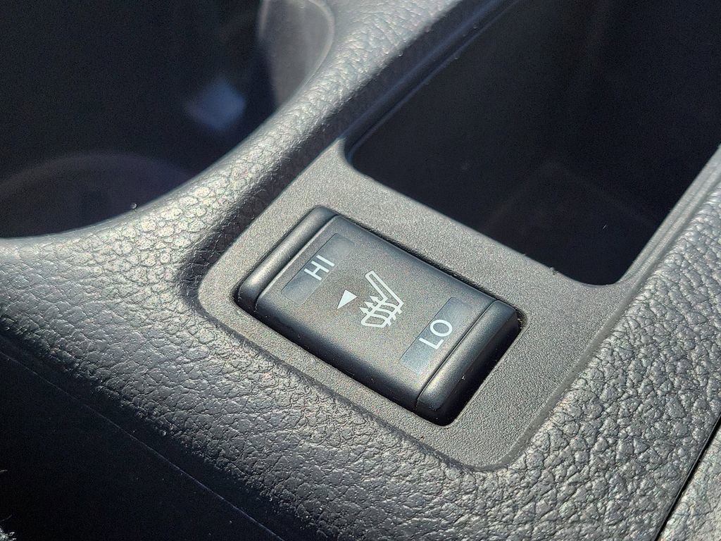 Used 2020 Nissan Rogue S image 29