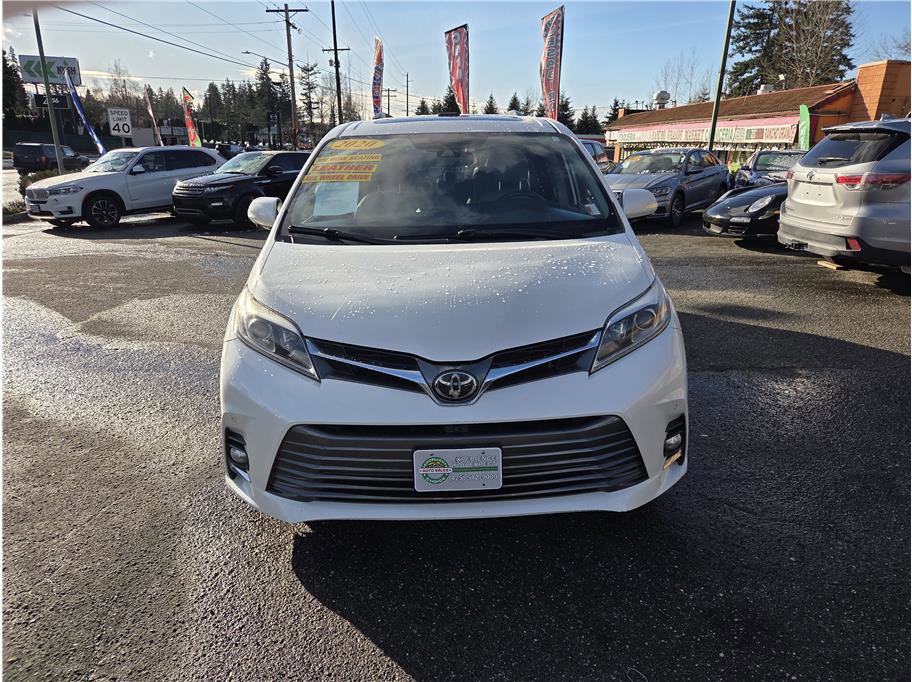 Used 2020 Toyota Sienna Limited Premium w/ Carpet Mat Package image 3