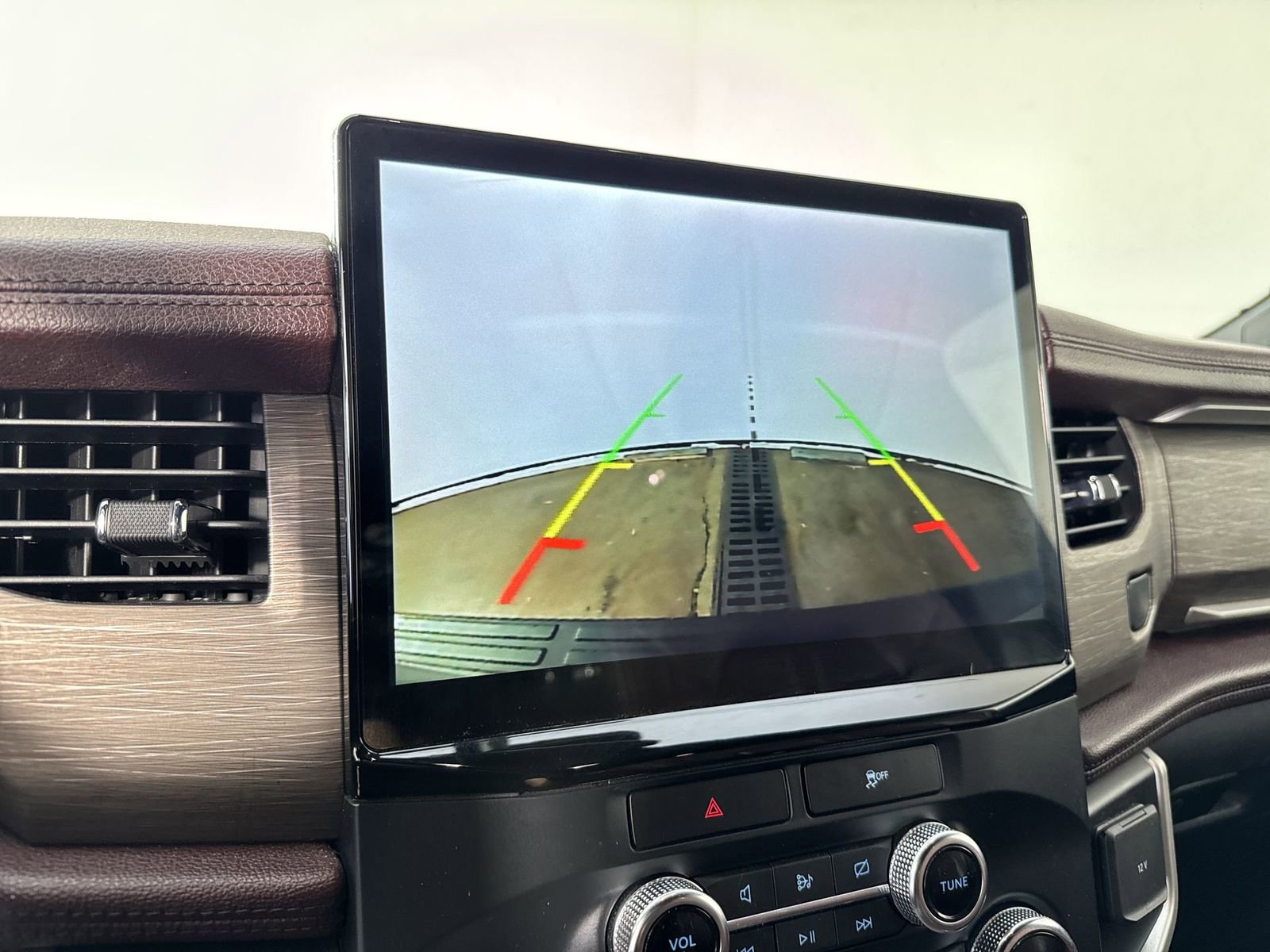 Used 2022 Ford Expedition Max Limited image 8