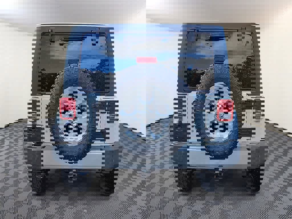 Used 2013 Jeep Wrangler Unlimited Sahara w/ Dual Top Group image 5