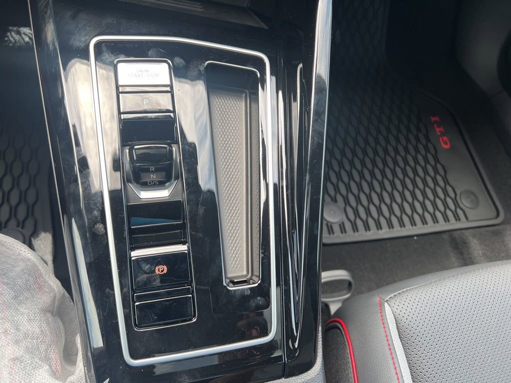 New 2025 Volkswagen GTI SE FWD image 17