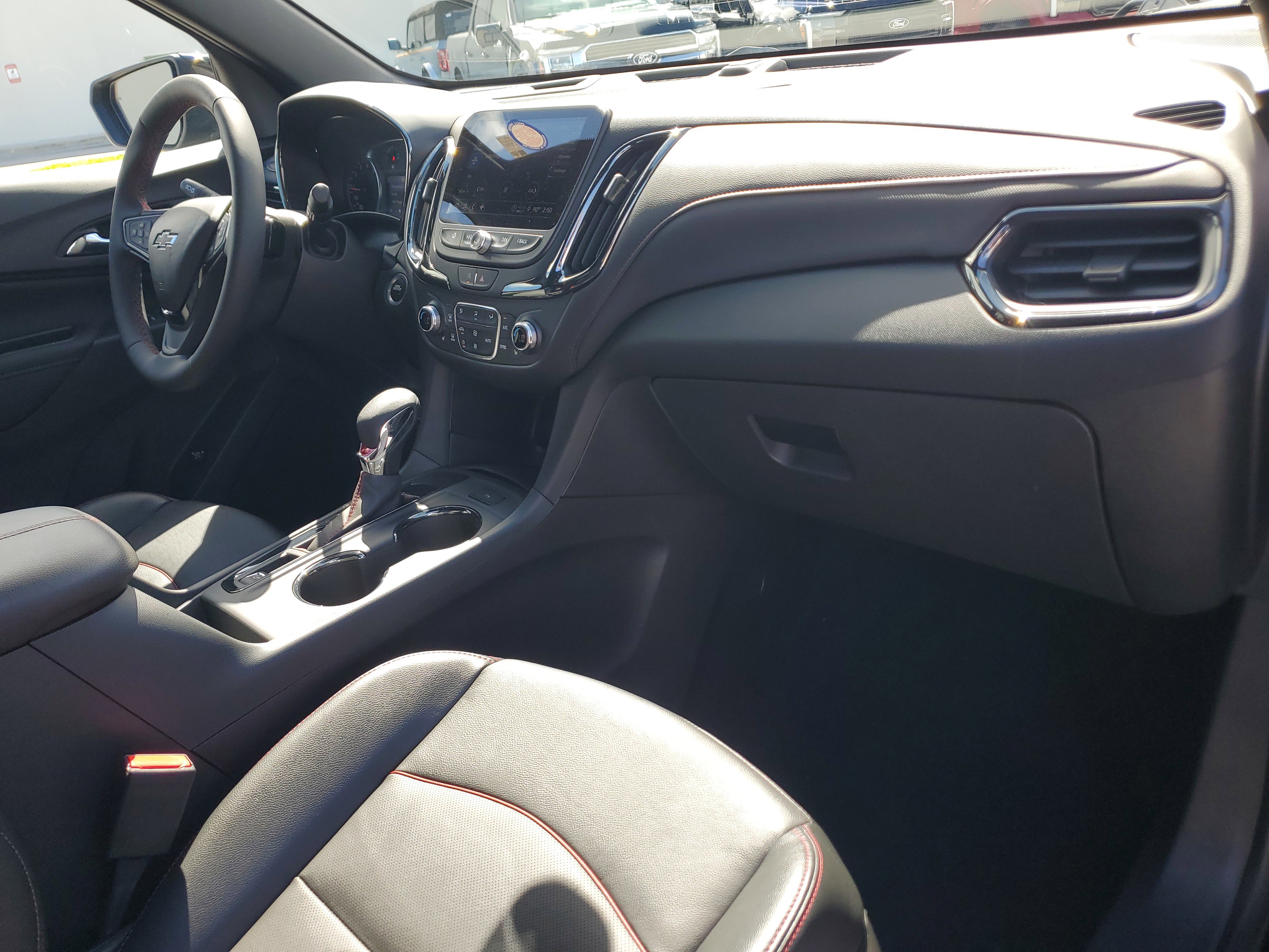 Used 2024 Chevrolet Equinox RS w/ RS Leather Package image 17