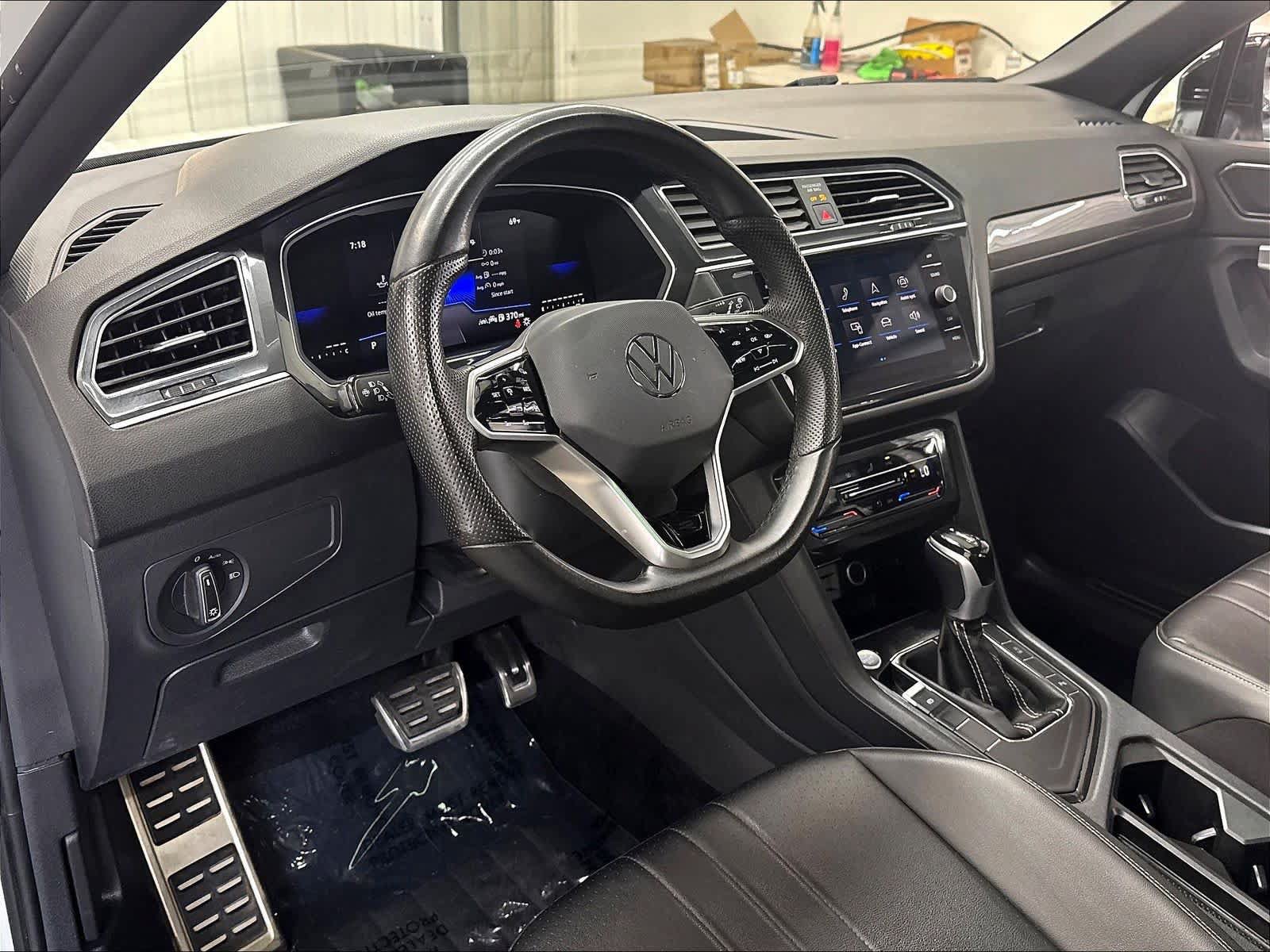 Used 2024 Volkswagen Tiguan SE R-Line FWD image 20