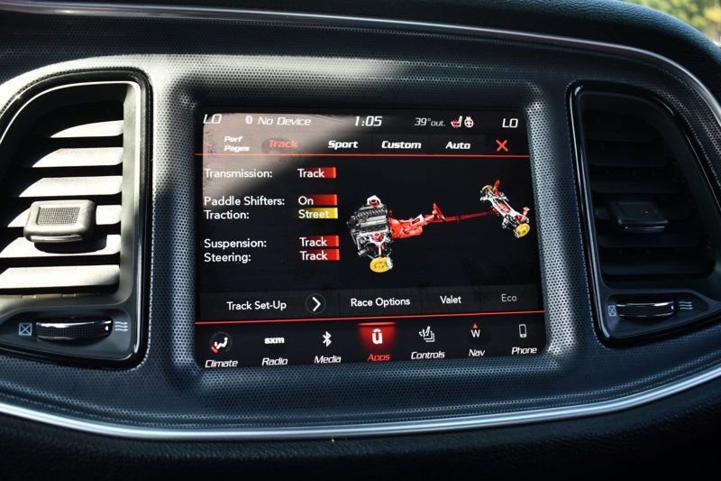 Used 2018 Dodge Challenger SRT w/ Technology Group image 40