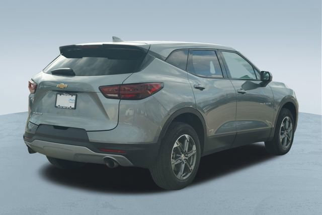 Used 2023 Chevrolet Blazer LT image 9