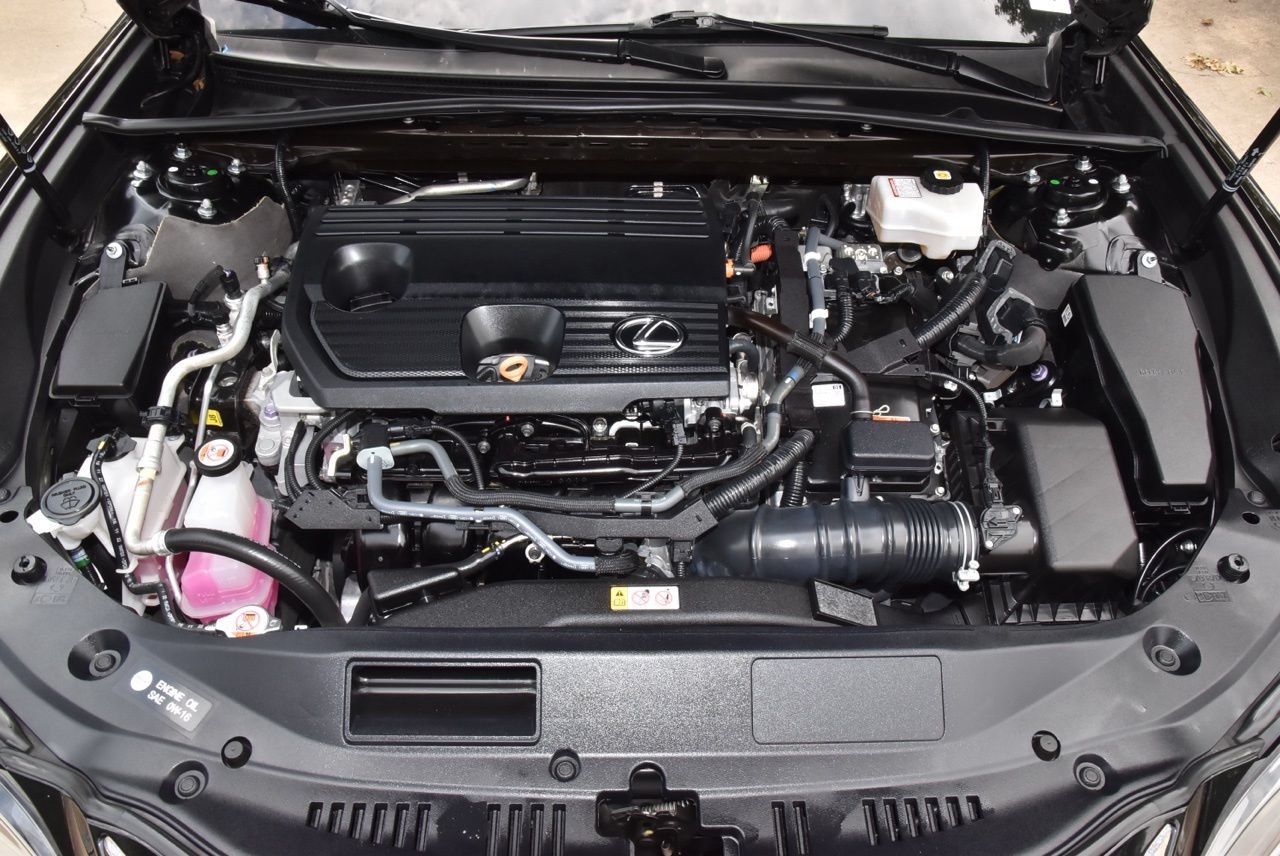 Used 2024 Lexus ES 300h F Sport w/ Accessory Package (Z1) FWD image 39
