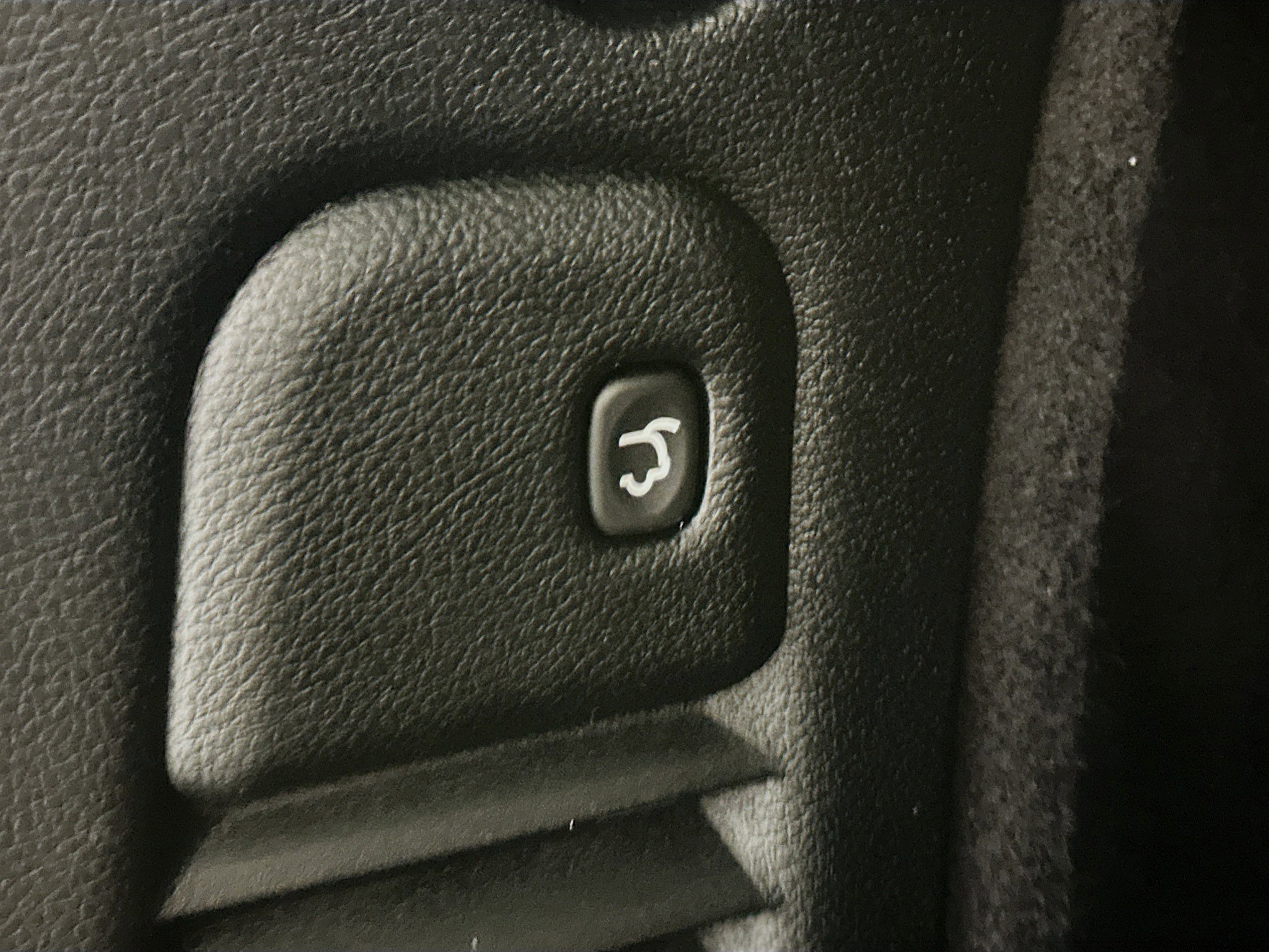 Used 2025 Dodge Durango GT image 33