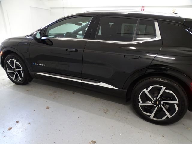 Used 2025 Chevrolet Equinox EV LT image 16