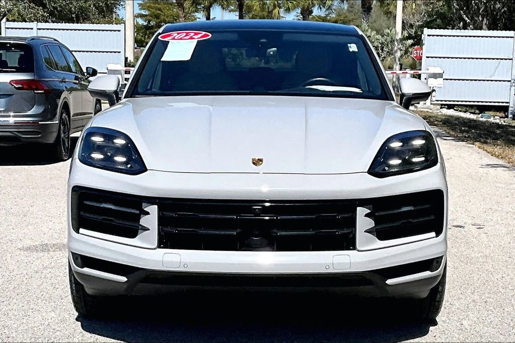 Used 2024 Porsche Cayenne Coupe image 10