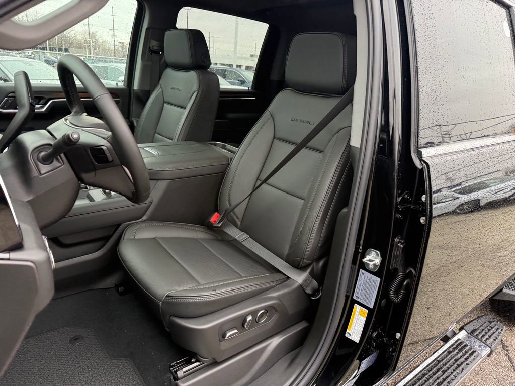 New 2026 GMC Sierra 3500 Denali w/ Denali Reserve Package image 13