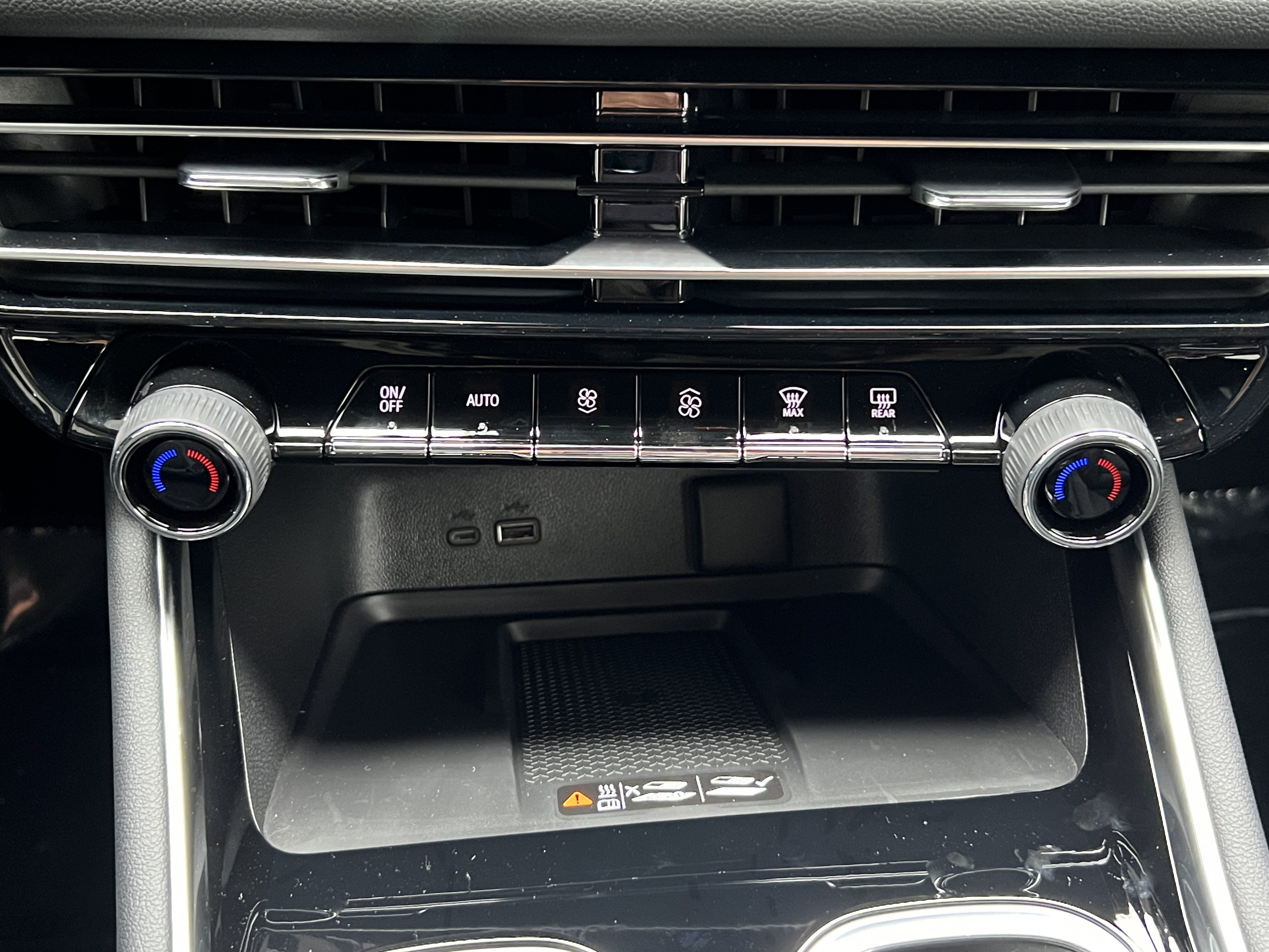 New 2026 Chevrolet Traverse RS AWD/4WD image 35
